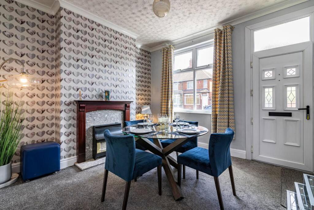 Traditional Quiet Townhouse With Two Bedrooms And Private Garden Great For Airport Crew And Professionals Long Eaton Exteriör bild